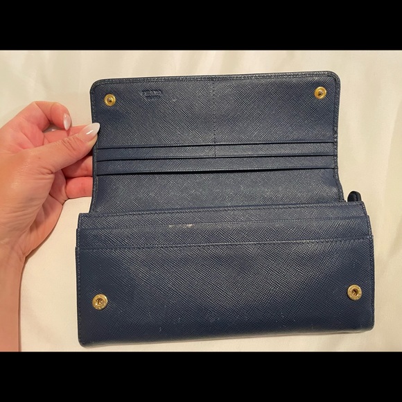 Prada large Saffiano Leather Wallet in blue - Picture 3 of 7